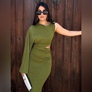 black midi leather dress Alice + Olivia Wynell Vegan Leather Open Bow Back Midi Dress in Black main image 1